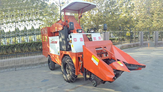 4YZP-2D型自走式玉米收獲機